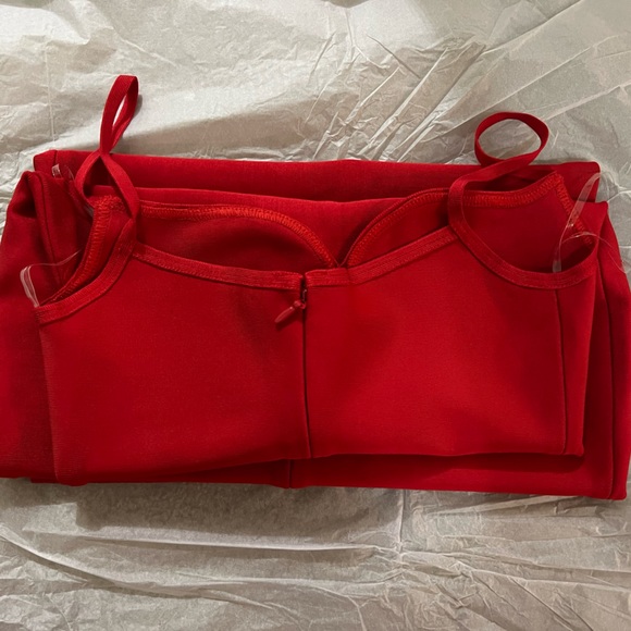 HOUSE OF CB 'Domenica' Red Sweetheart Neckline Bandage Dress - Picture 9 of 12